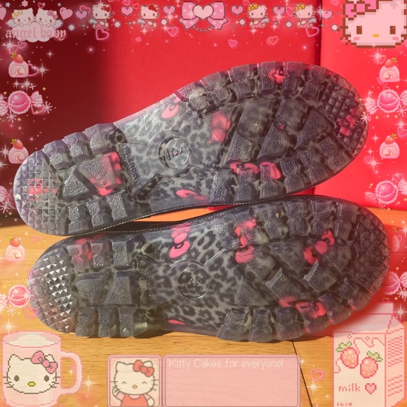 🎀Hello Kitty Rain Boots🎀 - Picture 2 of 2